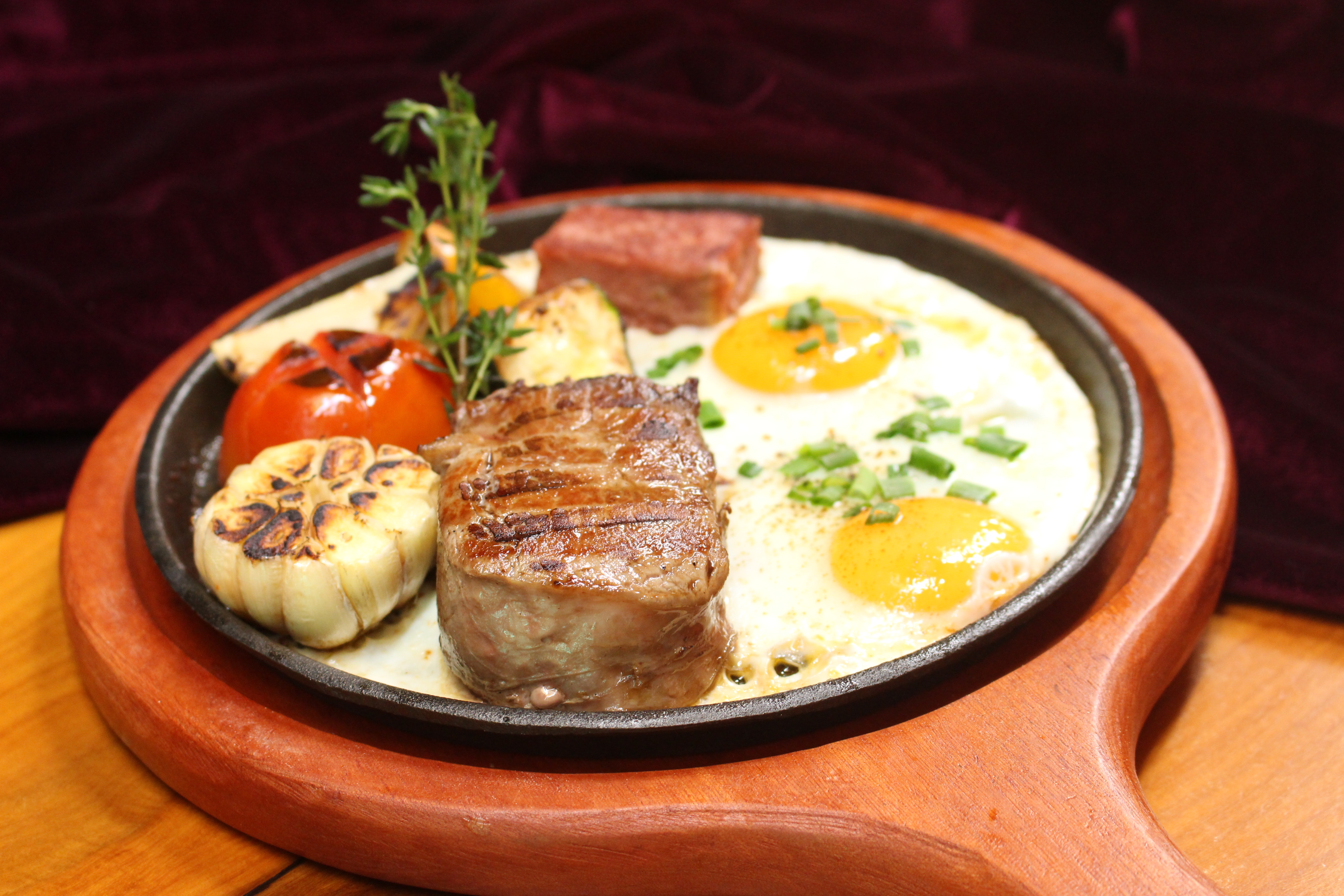 BÒ BÍT TẾT , ỐP LA & PATE / VIETNAMESE BEEF STEAK, FRIED EGGS & PATE